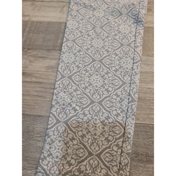 Flirtitude active small juniors gray and white leggings - Picture 2 of 7